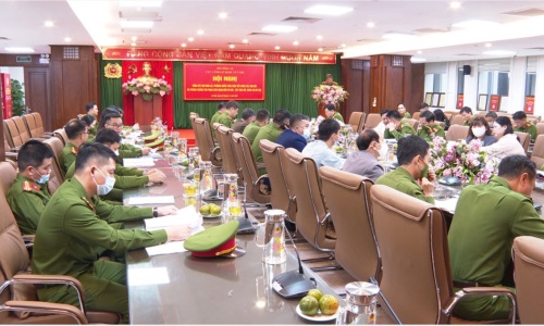 Hội nghị tổng kết mô hình xã, phường điểm thực hiện tốt công tác vận động  thu hồi vũ khí, vật liệu nổ và công cụ hỗ trợ