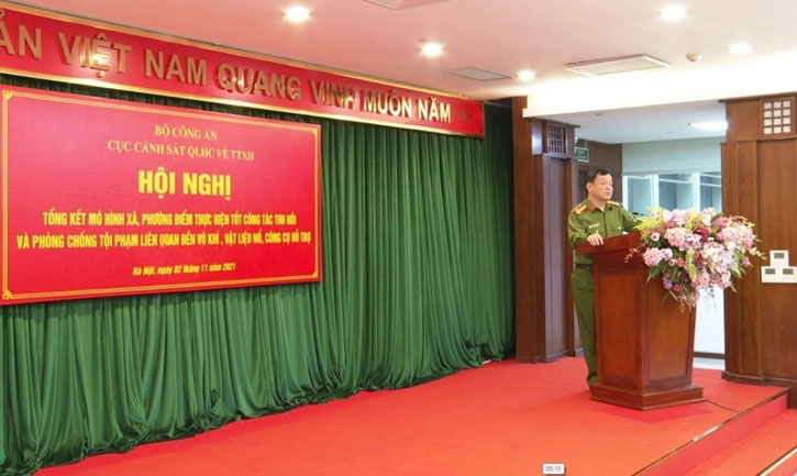 Đại tá Phùng Đức Thắng, Phó Cục trưởng Cục Cảnh sát QLHC về TTXH phát biểu chỉ đạo tại Hội nghị