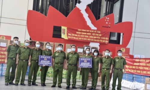 Cục cảnh sát quản lý hành chính về trật tự xã hội tổ chức quyên góp ủng hộ công tác phòng, chống dịch covid - 19