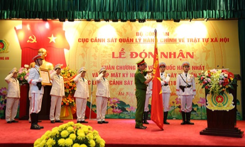 Cục Cảnh sát Quản lý hành chính về trật tự xã hội đón nhận phần thưởng cao quý