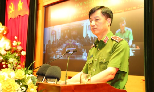 HỘI NGHỊ TRỰC TUYẾN TRIỂN KHAI THỰC HIỆN DỰ ÁN SẢN XUẤT, CẤP, QUẢN LÝ CĂN CƯỚC CÔNG DÂN VÀ SƠ KẾT 6 THÁNG THỰC HIỆN DỰ ÁN CƠ SỞ DỮ LIỆU QUỐC GIA VỀ DÂN CƯ