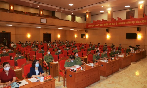 TIẾP TỤC XÂY DỰNG LỰC LƯỢNG CÔNG AN XÃ, THỊ TRẤN CHÍNH QUY VỮNG MẠNH, HOẠT ĐỘNG HIỆU LỰC, HIỆU QUẢ