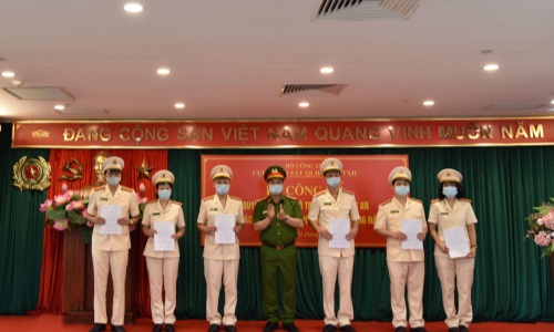 LỄ CÔNG BỐ QUYẾT ĐỊNH CỦA BỘ TRƯỞNG BỘ CÔNG AN VÀ CỤC TRƯỞNG CỤC CẢNH SÁT QUẢN LÝ HÀNH CHÍNH VỀ TRẬT TỰ XÃ HỘI VỀ THĂNG CẤP, NÂNG LƯƠNG CHO CÁN BỘ CHIẾN SĨ NĂM 2021