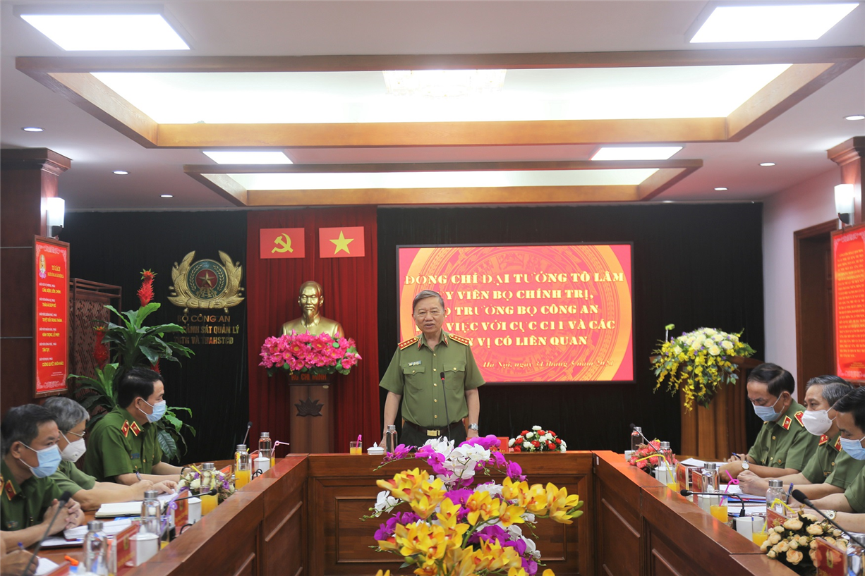 Bộ trưởng Tô Lâm phát biểu tại buổi làm việc.