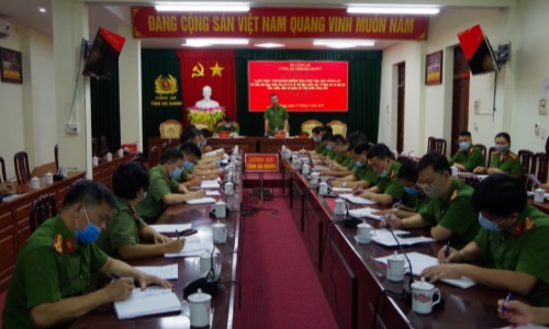 CỤC CẢNH SÁT QUẢN LÝ HÀNH CHÍNH VỀ TRẬT TỰ XÃ HỘI LÀM VIỆC VỚI CÔNG AN TỈNH HÀ GIANG VỀ KẾT QUẢ TRIỂN KHAI THỰC HIỆN DỰ ÁN CƠ SỞ DỮ LIỆU QUỐC GIA VỀ DÂN CƯ VÀ DỰ ÁN SẢN XUẤT, CẤP VÀ QUẢN LÝ CĂN CƯỚC CÔNG DÂN