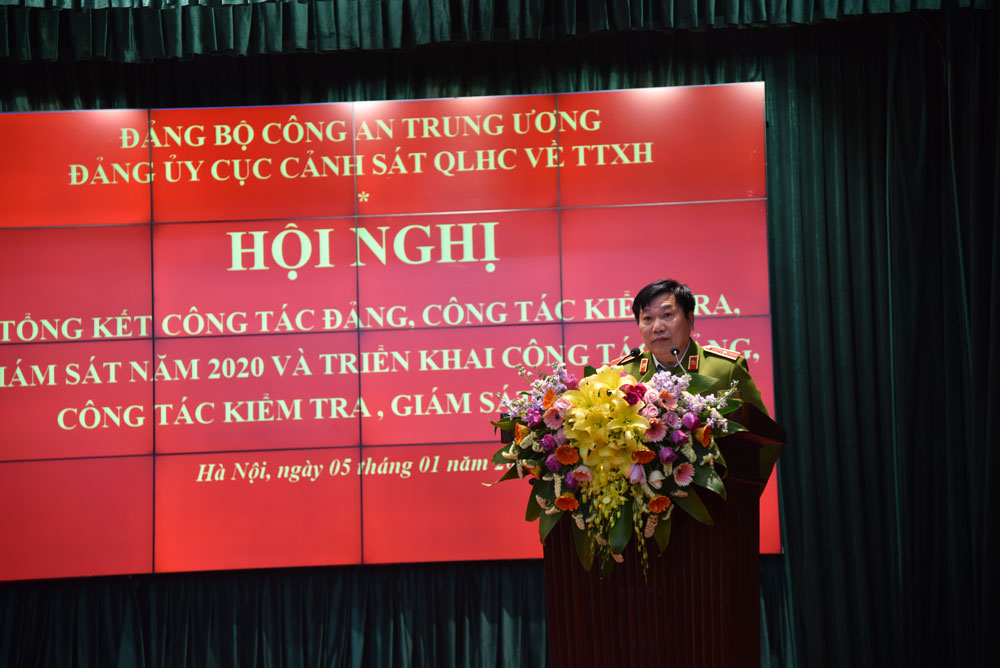 Đồng chí Thiếu tướng Tô Văn Huệ, Bí thư Đảng ủy Cục Cảnh sát QLHC về TTXH phát biểu kết luận Hội nghị