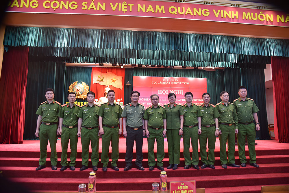 Lãnh đạo Cục Cảnh sát quản lý hành chính về trật tự xã hội và đại biểu tham dự Hội nghị
