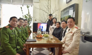 Cục Cảnh sát quản lý hành chính về trật tự xã hội thăm, chúc Tết các gia đình thân nhân Liệt sĩ nhân dịp Tết Nguyên đán Quý Mão 2023