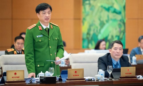 Trình Quốc hội 02 dự án Luật Phòng, chống mua bán người (sửa đổi) và Luật Quản lý, sử dụng vũ khí, vật liệu nổ và công cụ hỗ trợ (sửa đổi) tại Kỳ họp thứ 7