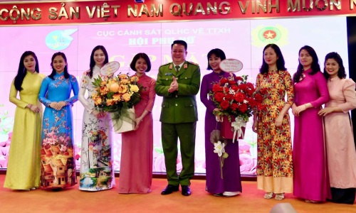 Gặp mặt kỷ niệm 113 năm ngày Quốc tế Phụ nữ (8/3/1910 - 8/3/2023) và 40 năm ngày thành lập Hội phụ nữ Bộ Công an