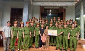 Thăm hỏi, tri ân gia đình Liệt sĩ, Thương binh và cán bộ, chiến sĩ Công an tại Đắk Lắk nhân Ngày Thương binh - Liệt sĩ 27/7