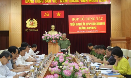 Họp Tổ công tác triển khai Đề án 06 tháng 8/2023