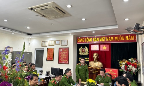 Cục Cảnh sát QLHC về TTXH kiểm tra công tác đảm bảo an ninh, trật tự trong đêm giao thừa Tết Nguyên đán Giáp Thìn 2024