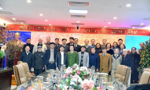 Cục Cảnh sát quản lý hành chính về trật tự xã hội tổ chức Gặp mặt cán bộ hưu trí và đối tượng chính sách nhân dịp Tết Nguyên đán  Giáp Thìn 2024