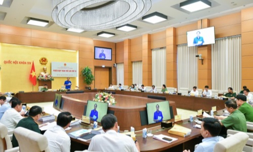 Uỷ ban Quốc phòng và An ninh (UBQPAN) thẩm tra dự án Luật Quản lý, sử dụng vũ khí, vật liệu nổ và công cụ hỗ trợ (sửa đổi) tại Phiên họp  toàn thể lần thứ 10