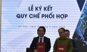 Lễ ký biên bản phối hợp hợp tác giữa Cục Cảnh sát quản lý hành chính về trật tự xã hội và Ban Công nghệ - Báo Nhân Dân về việc triển khai đưa các chuyên mục của Báo Nhân Dân lên ứng dụng VNeID