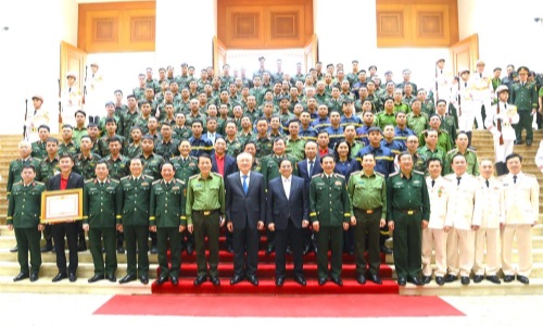 Tô thắm thêm hình ảnh Quân đội nhân dân, Công an nhân dân vì nước quên thân, vì dân phục vụ