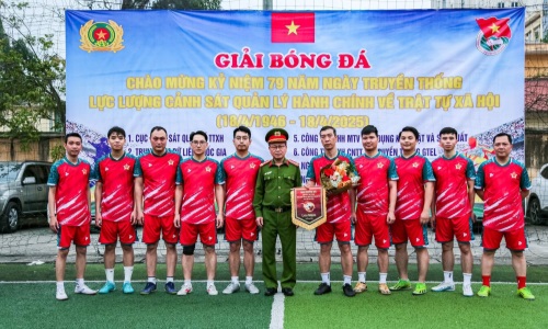 Lễ khai mạc Giải bóng đá của Cục cảnh sát QLHC về TTXH