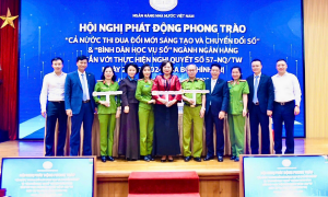 HỘI NGHỊ PHÁT ĐỘNG PHONG TRÀO “CẢ NƯỚC THI ĐUA ĐỔI MỚI SÁNG TẠO VÀ CHUYỂN ĐỔI SỐ” VÀ “BÌNH DÂN HỌC VỤ SỐ” NGÀNH NGÂNHÀNGGẮN VỚI THỰC HIỆN NGHỊ QUYẾT SỐ 57-NQ/TW CỦA BỘ CHÍNH TRỊ