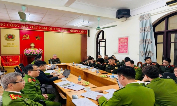 Cục Cảnh sát Quản lý hành chính về trật tự xã hội phối hợp với Cục Quản lý xuất nhập cảnh – Bộ Công an khảo sát, đánh giá Quy trình thí điểm công tác quản lý người nước ngoài và triển khai thực hiện phần mềm mới tại địa bàn tỉnh Quảng Ninh