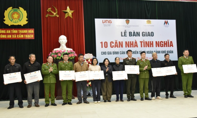 Trao tặng 10 căn nhà tình nghĩa cho cán bộ, chiến sĩ có hoàn cảnh  khó khăn nhân dịp Tết Bính Ngọ 2026