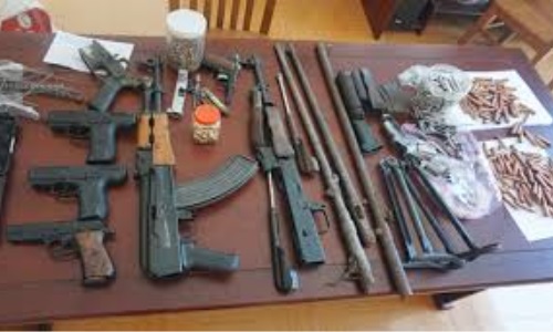 LO NGẠI TỘI PHẠM SỬ DỤNG VŨ KHÍ ĐỂ GÂY ÁN