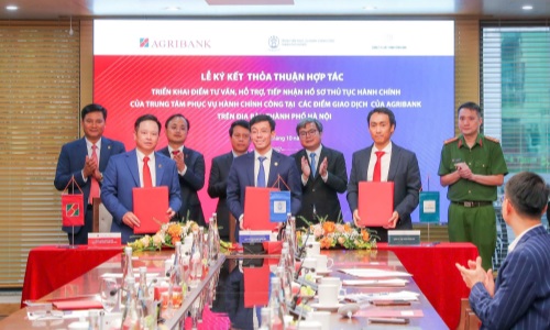 Thí điểm triển khai tại 5 điểm giao dịch đầu tiên "Điểm tư vấn, hỗ trợ, tiếp nhận hồ sơ thủ tục hành chính của TTPVHCC tại các điểm giao dịch của Agribank” trên địa bàn TP Hà Nội.