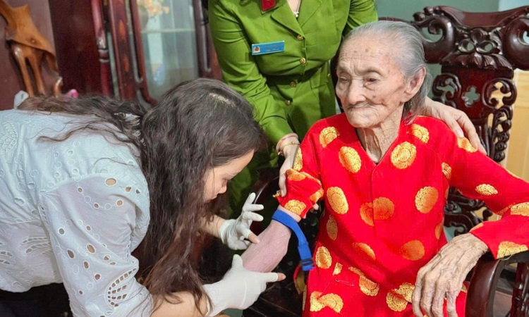 Cơ quan tổ chức xét nghiệm phân tích, tạo lập dữ liệu ADN chuyển thông tin sinh trắc ADN về Cơ sở dữ liệu Căn cước theo quy định tại Khoản 4, Điều 13 Nghị định số 70/2024/NĐ-CP ngày 25/6/2024 của Thủ tướng Chính phủ