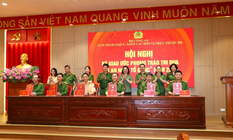 Cụm thi đua số 5 - Khối các đơn vị trực thuộc Bộ ký giao ước thi đua “Vì an ninh Tổ quốc" năm 2026