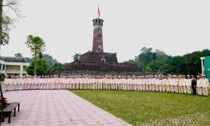 Đoàn đại biểu lực lượng Cảnh sát Quản lý hành chính về trật tự xã hội vào Lăng viếng Bác