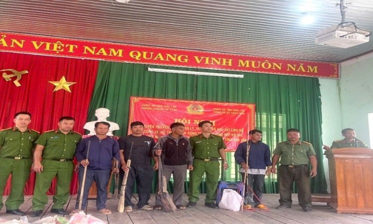 Đắk Lắk nổi bật trong việc tuyên truyền, vận động, thu hồi vũ khí, vật liệu nổ, công cụ hỗ trợ tại địa bàn vùng sâu, vùng xa